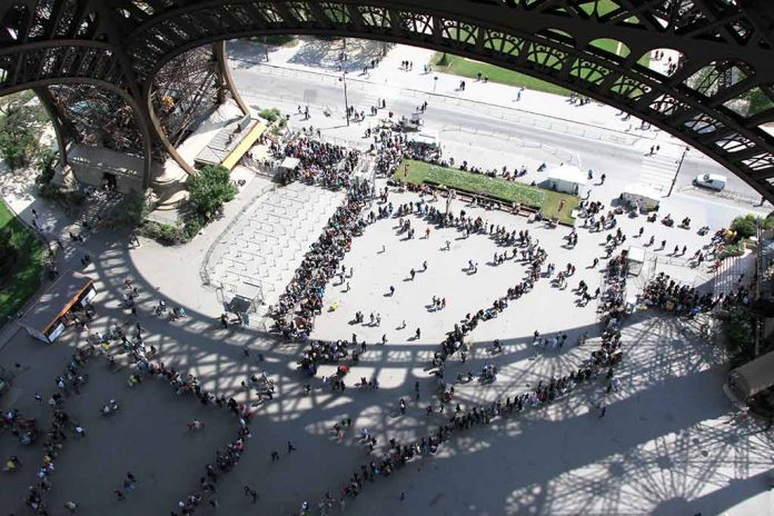 Warteschlangen am Eiffelturm Wartezeiten
