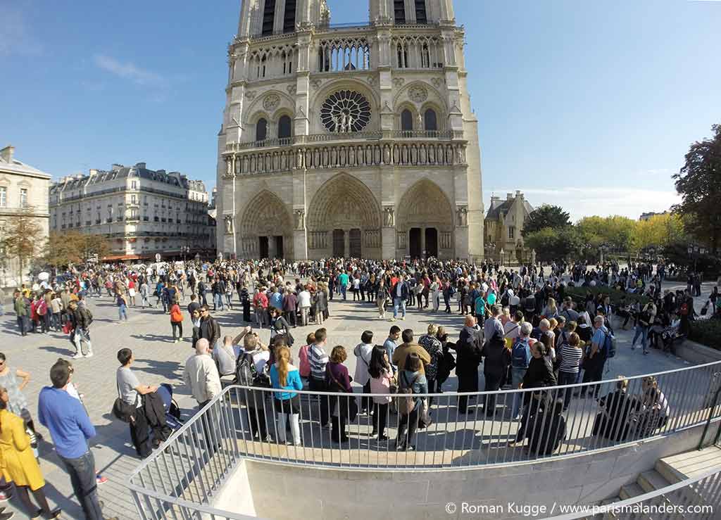 Wartezeiten Notre Dame Paris