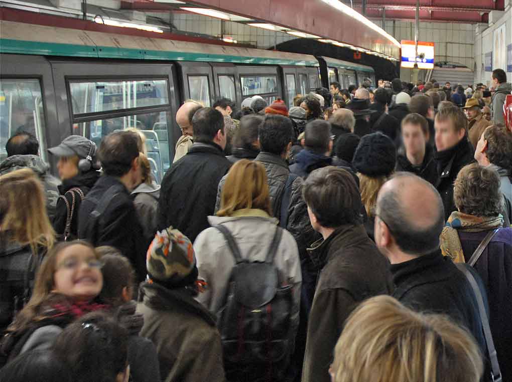 Paris Metro Streik Rush Hour Voll