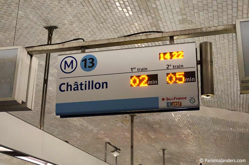 Anzeigetafel Metro Paris Bahnsteig