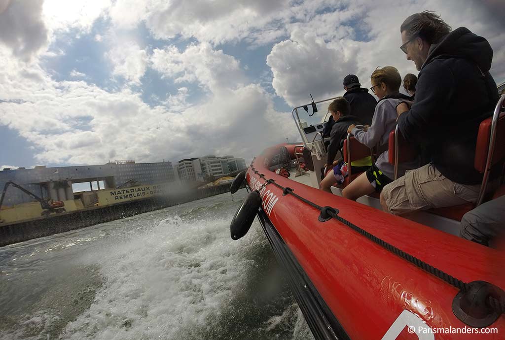 Speedboot Bootsfahrt auf der Seine