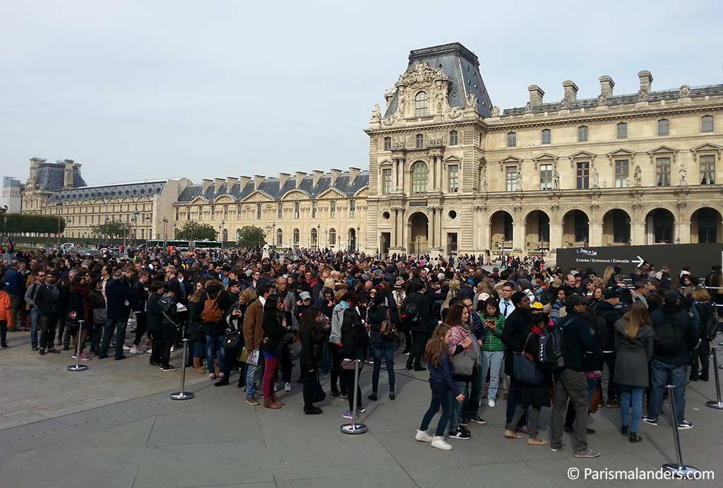 Wartezeiten Warteschlange Louvre