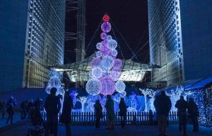 Weihnachtsmarkt in Paris La Defense