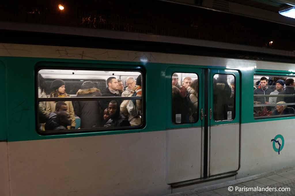 Metro Silvester Paris