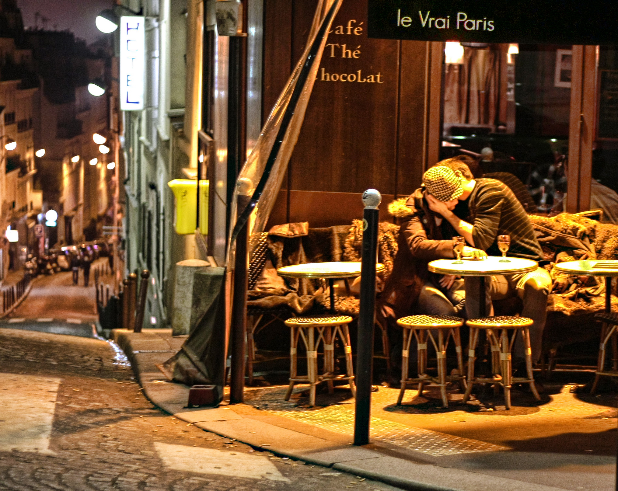 Paris Stadt der Liebe bei Nacht Liebespaar