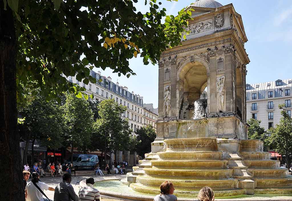 Brunnen der Unschuldigen Fontaine des Innocents Paris