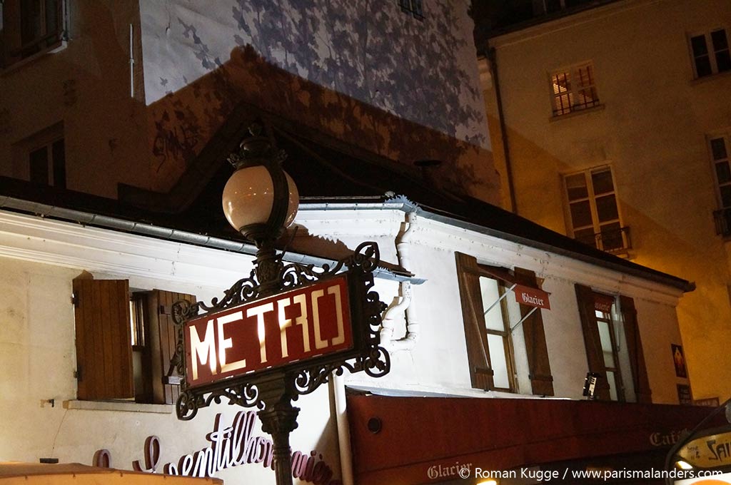 Metro Schild Weihnachten Paris