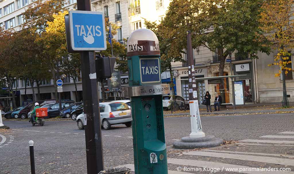 Taxisäule Paris Taxirufsäule