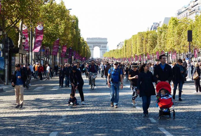 Champs Elysées autofrei einmal im Monat erster Sonntag