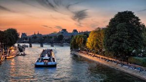 Dinnerkreuzfahrt auf der Seine