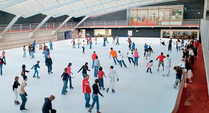 Eislaufbahn Schlittschuhlaufen Espace Pailleron Paris