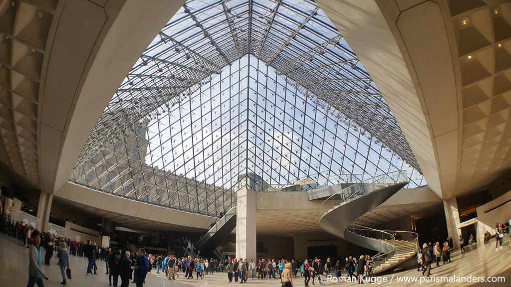 Louvre Pyramide von innen