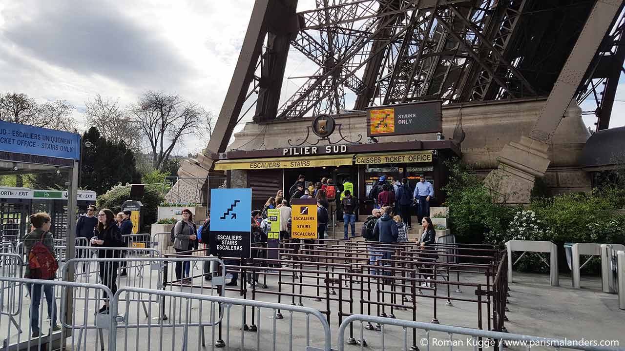 Eiffelturm zu Fuß über die Treppen Eingang