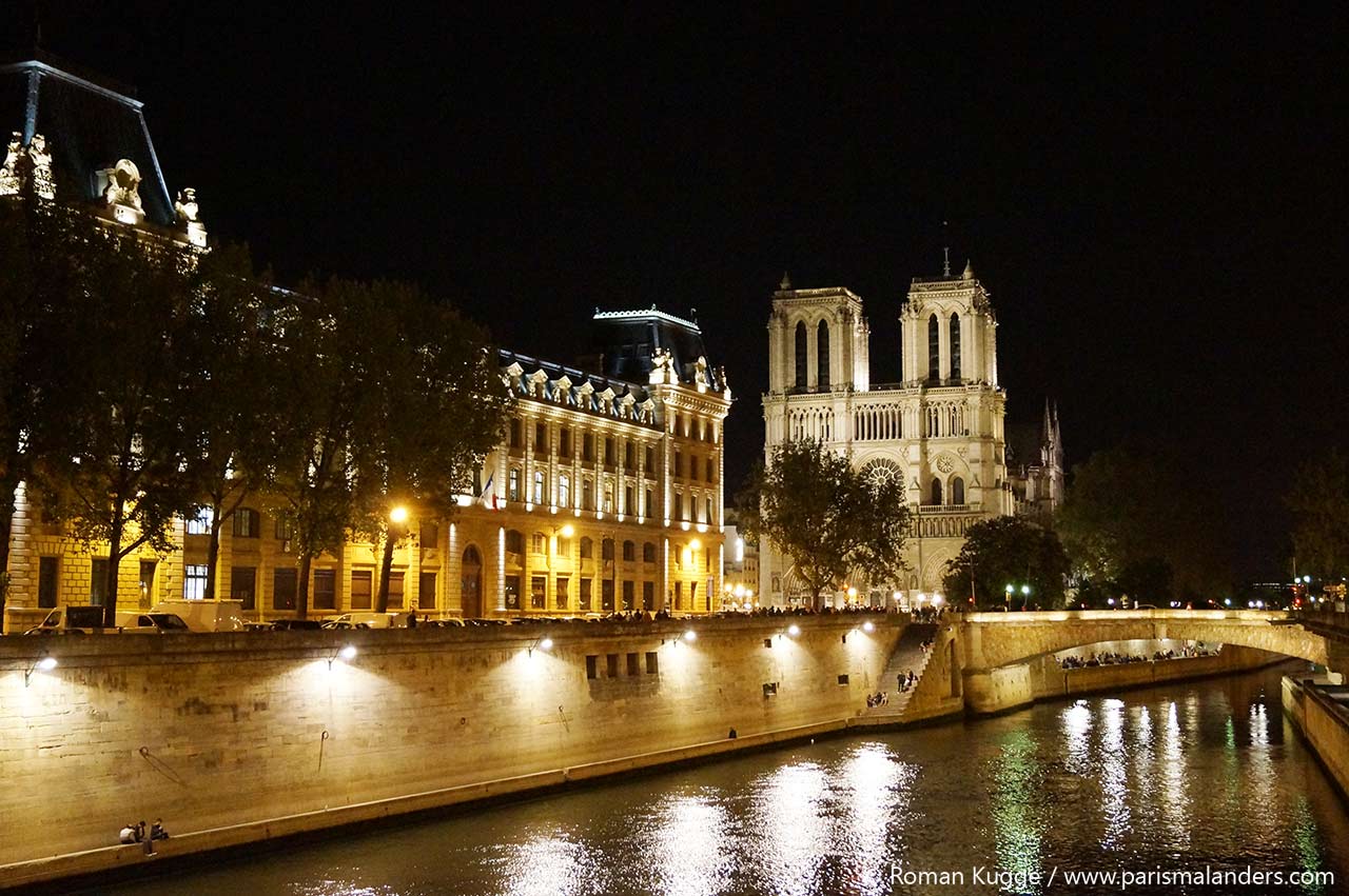 Notre Dame bei Nacht