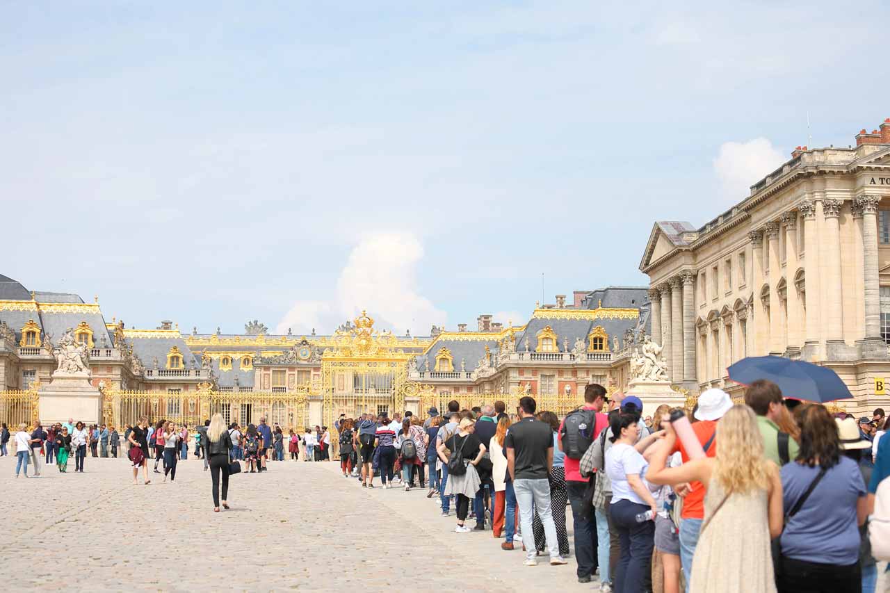 Versailles Besucher Warteschlange